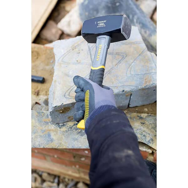 STANLEY STHT0 54128 Fibreglass Hammer Club1 - LXINDIA.COM